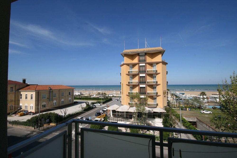 Hotel Sole Mio Rimini Exterior photo
